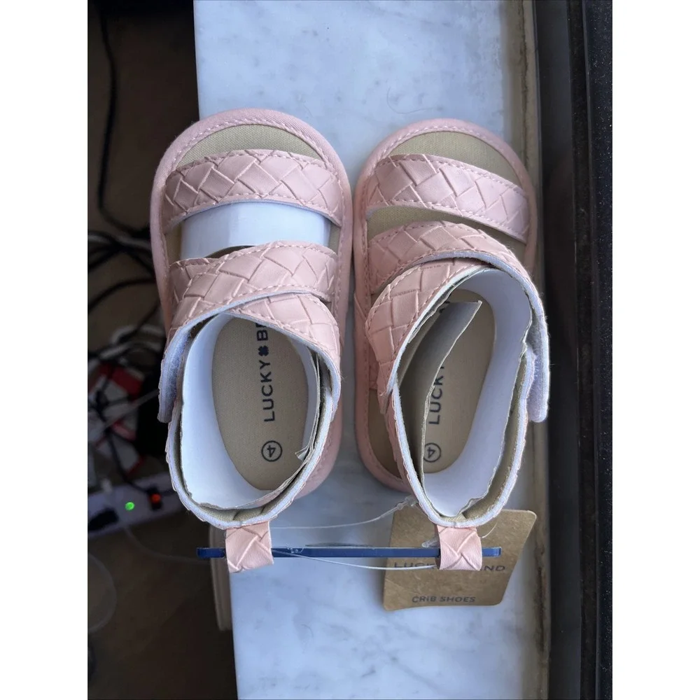 Lucky Brand Girls Crib Shoes Pink Sandals Infant Size 4